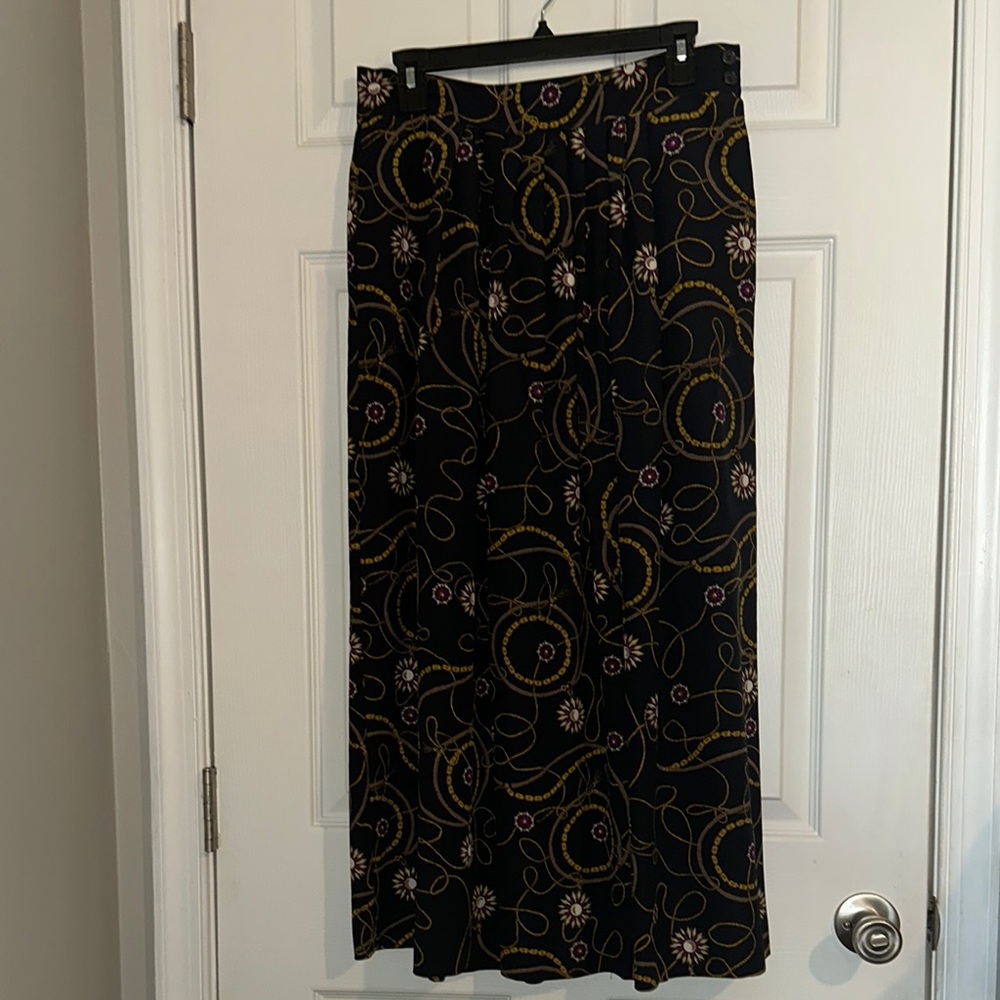 Jones New York Black and Gold Maxi Skirt below the calf - Picture 2 of 4